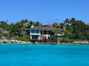 Villa in a Bahamas island. Blue waterfront. Great place for sailing vacation