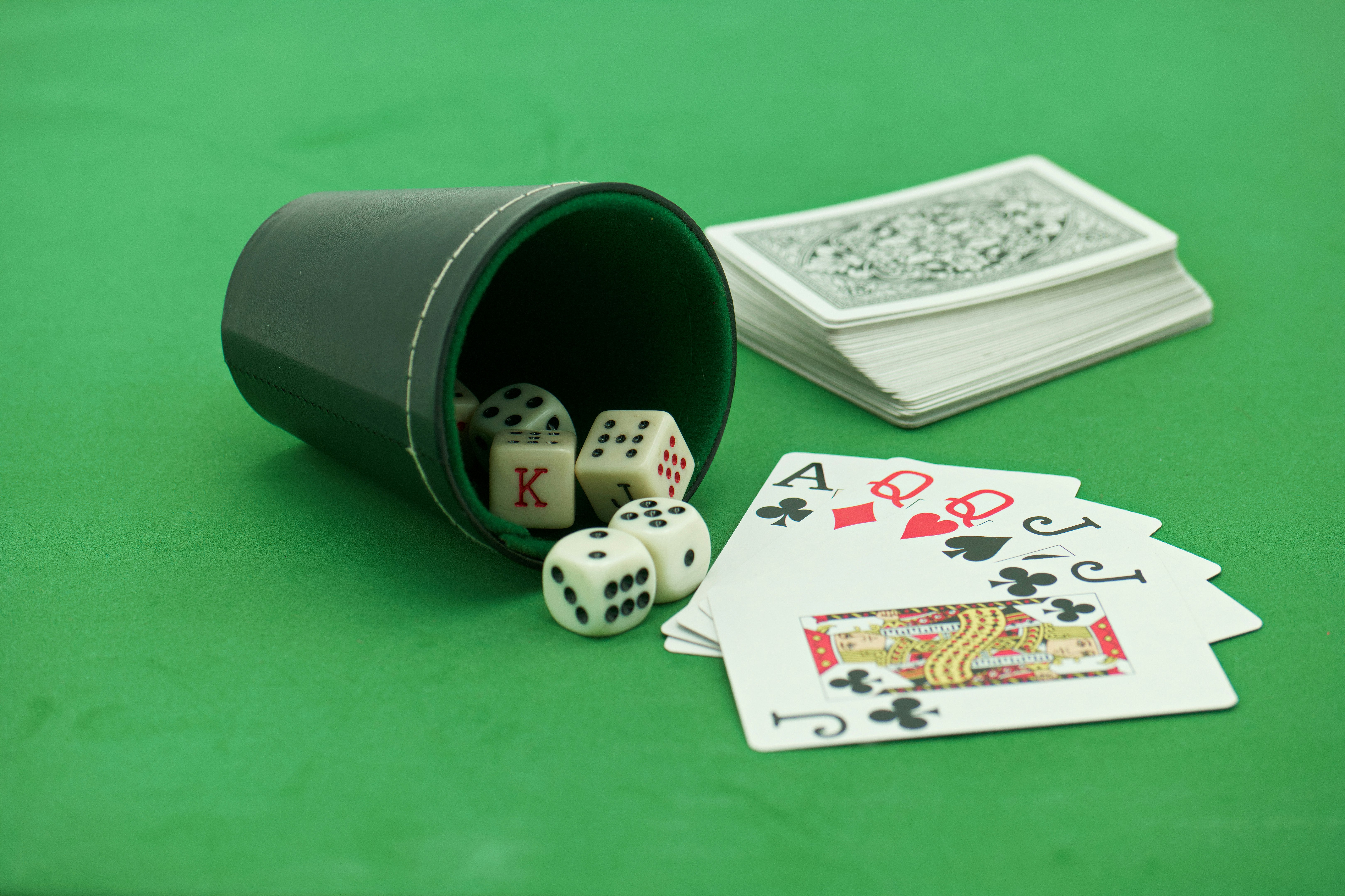 Discover sophisticated gambling strategies to improve your game